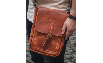 Handcrafted leather mini messenger Cognac