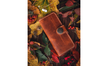 Women long leather wallet handcrafted from premium Italian leather